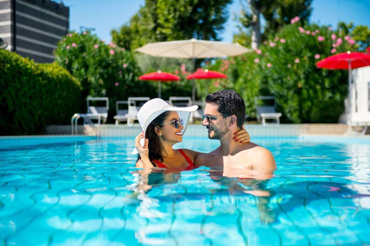 Hotel Ines Католика Екстериор снимка