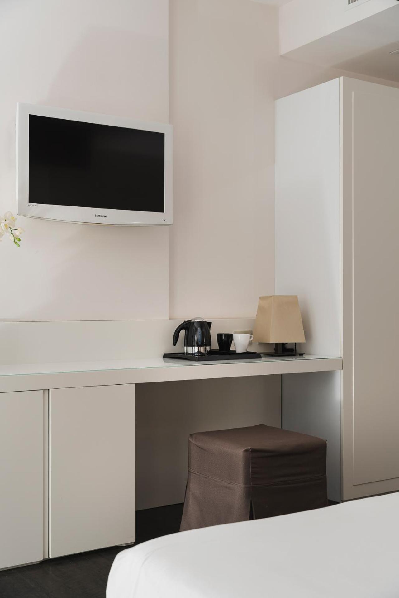 Hotel Ines Католика Екстериор снимка