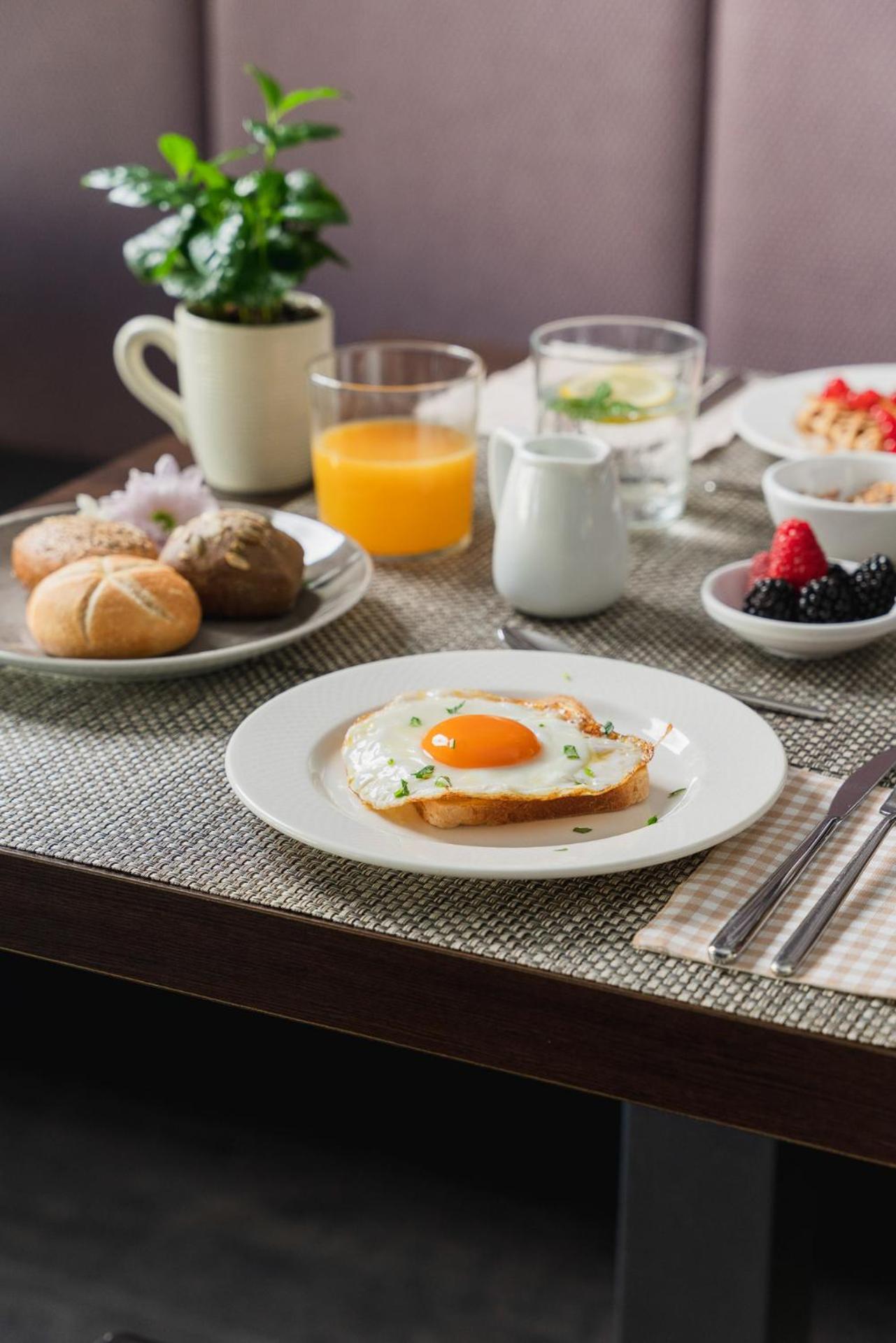 Hotel Ines Католика Екстериор снимка
