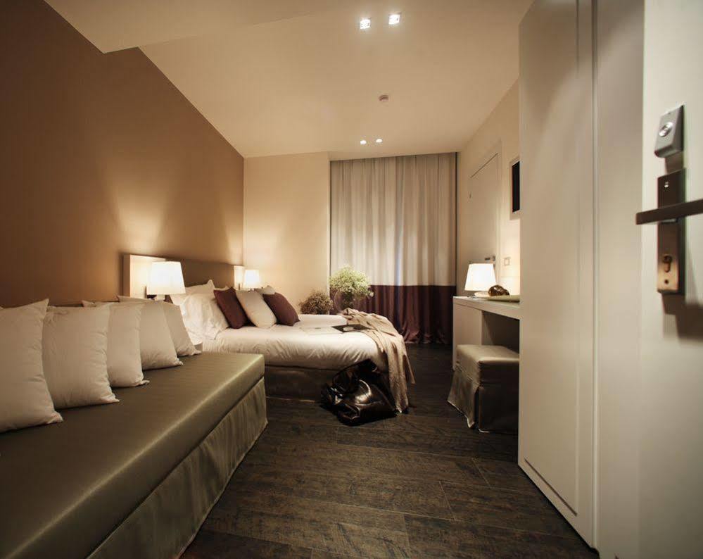 Hotel Ines Католика Екстериор снимка
